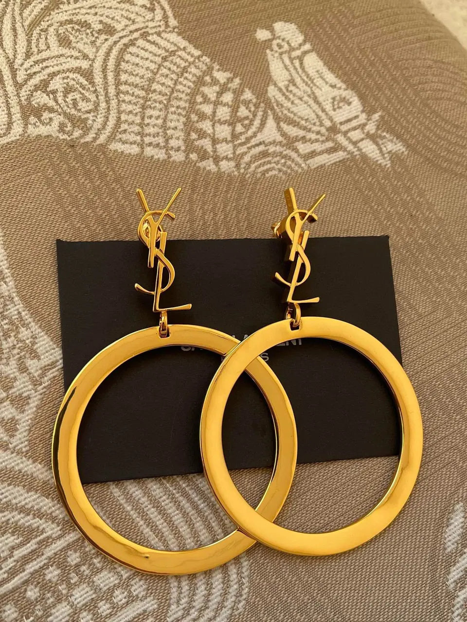 ysl logo Saint Laurent Gold Hoop Earrings - Saint Laurent Gold Hoop