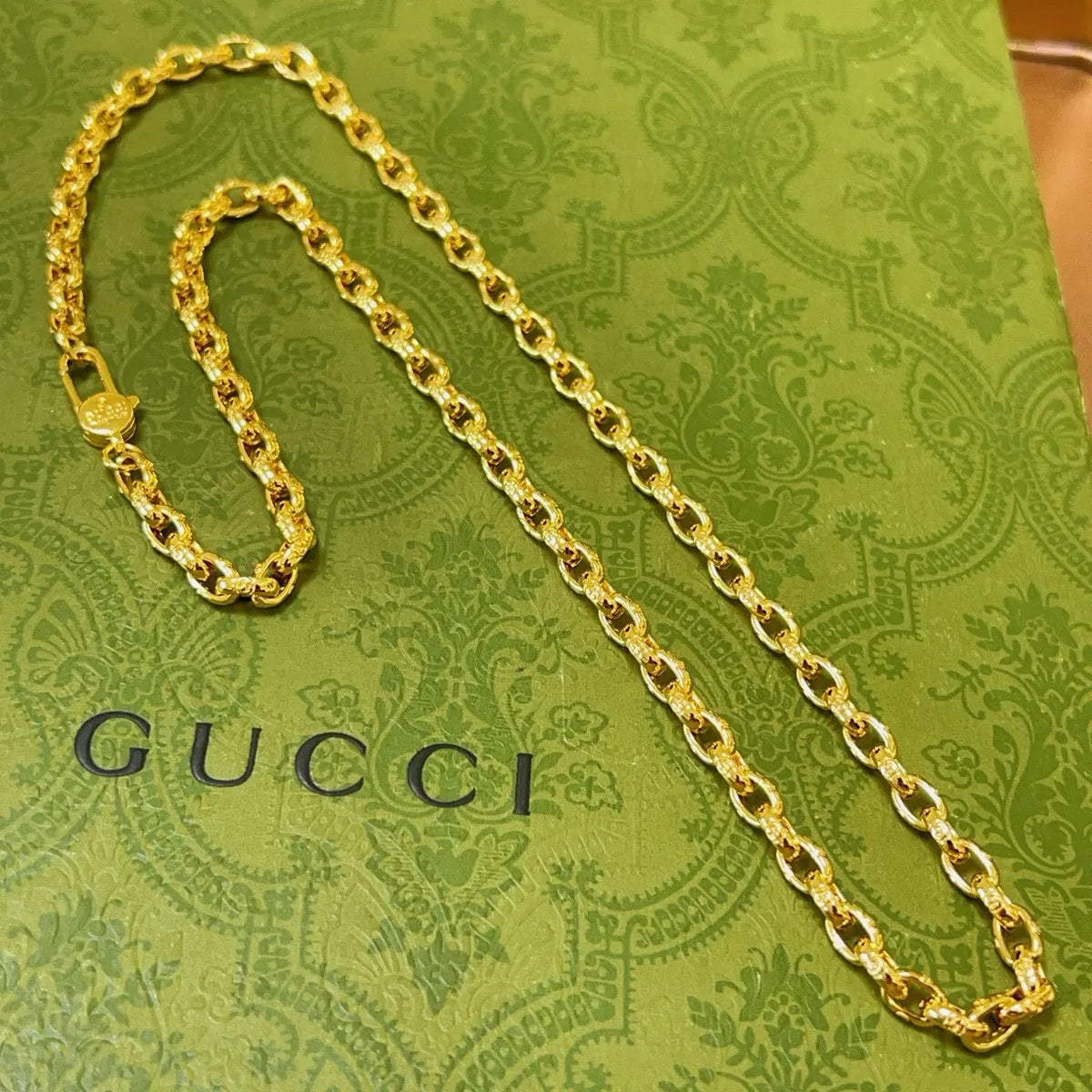 Gucci Gold Chain Necklace Bold Link - Luxurious Style