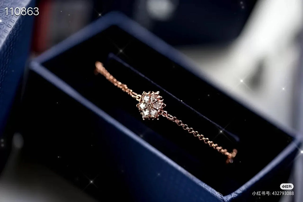 Snowflake Premium Bracelet - Elegant & Sparkling