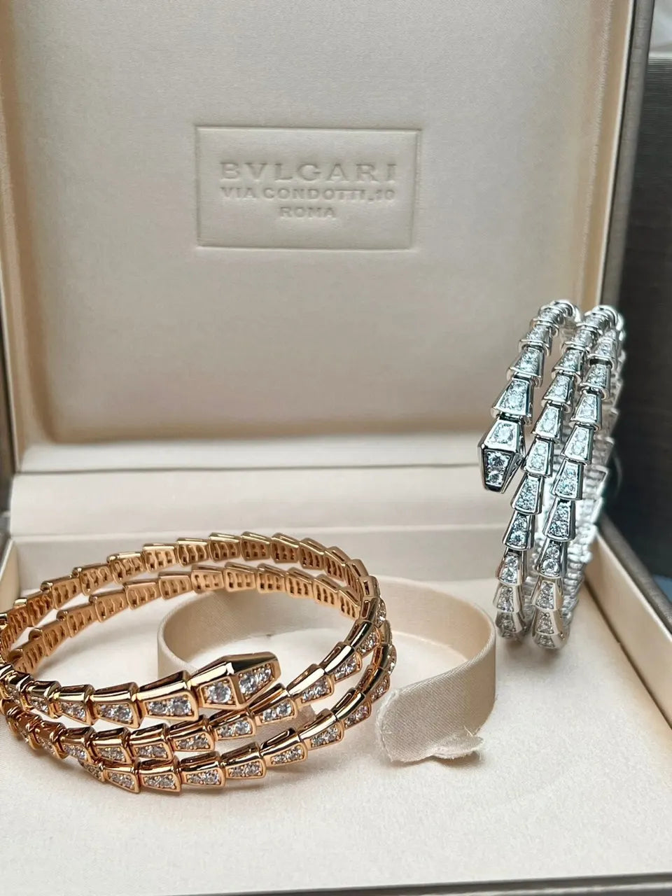 Serpenti Premium Bracelet - Luxury & Timeless Design