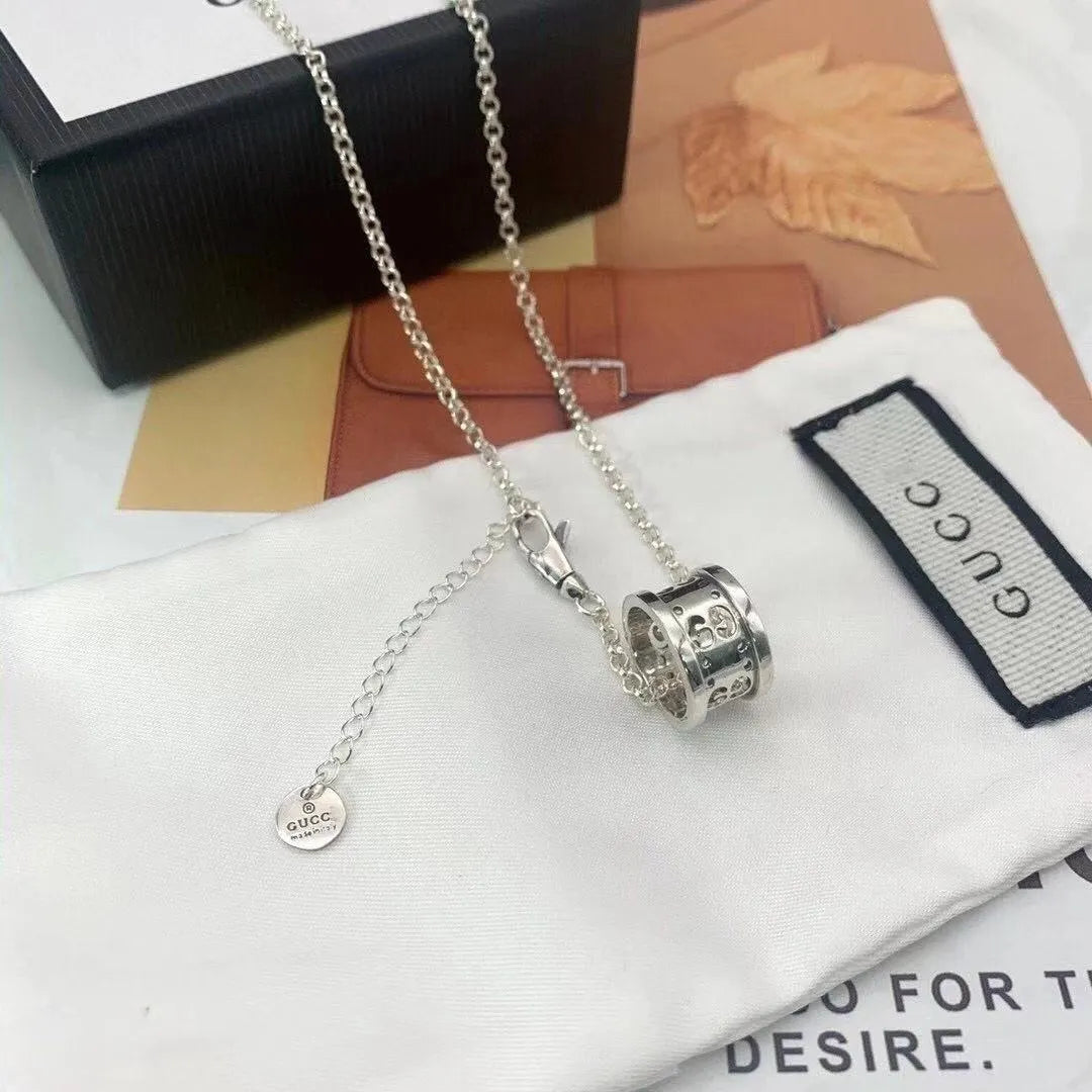 Gucci Silver Circle Pendant Necklace - Gucci Silver Interlocking G