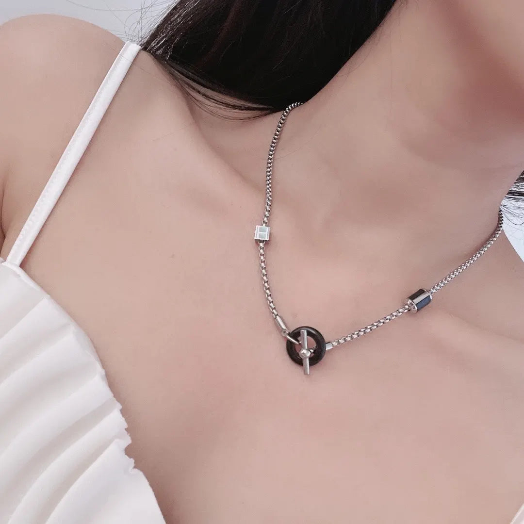 Hermès Silver Black Pendant Necklace - Hermès Silver Chain Black