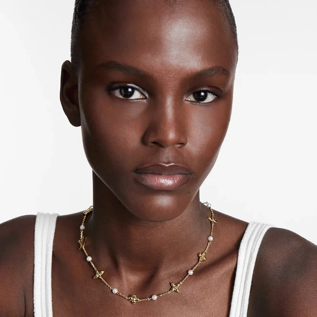 delicate Louis Vuitton Gold Pearl Charm Necklace - Louis Vuitton Gold 2
