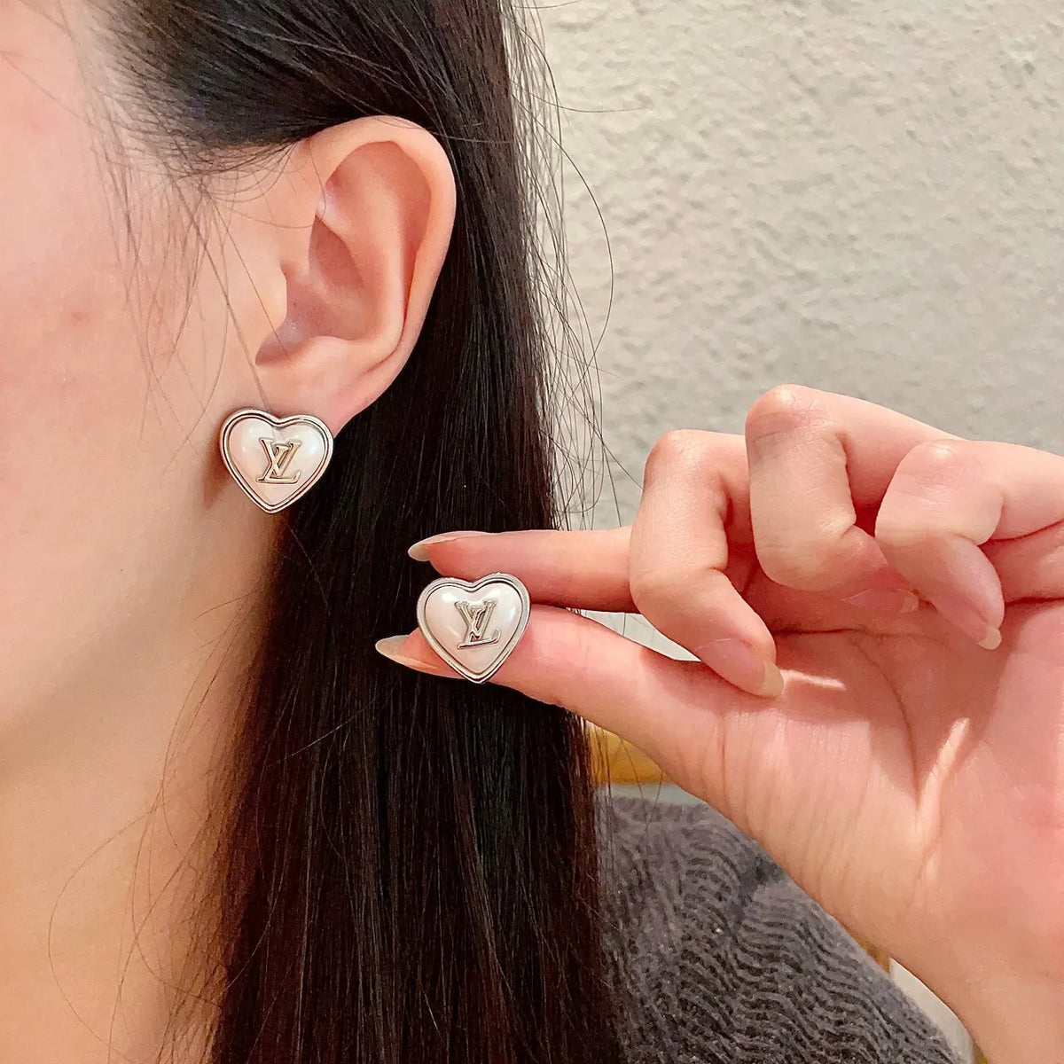 Louis Vuitton Silver Heart Pearl Earrings - Designer Studs