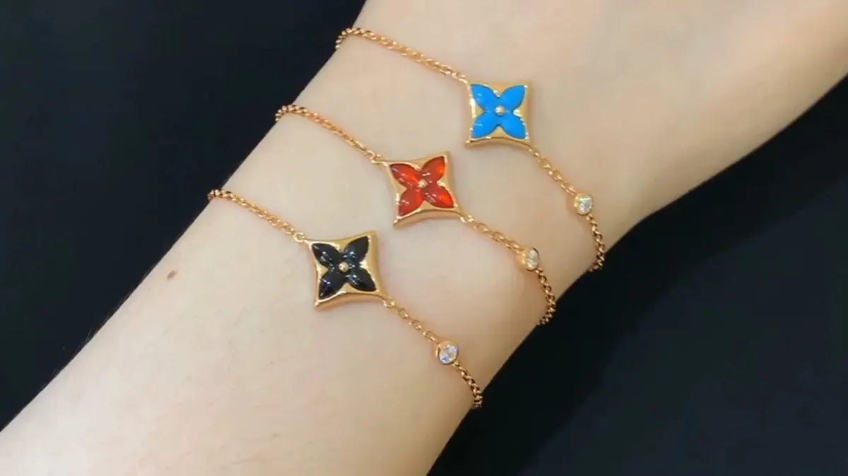 Premium Clover Bracelet - Elegant & Stylish Design