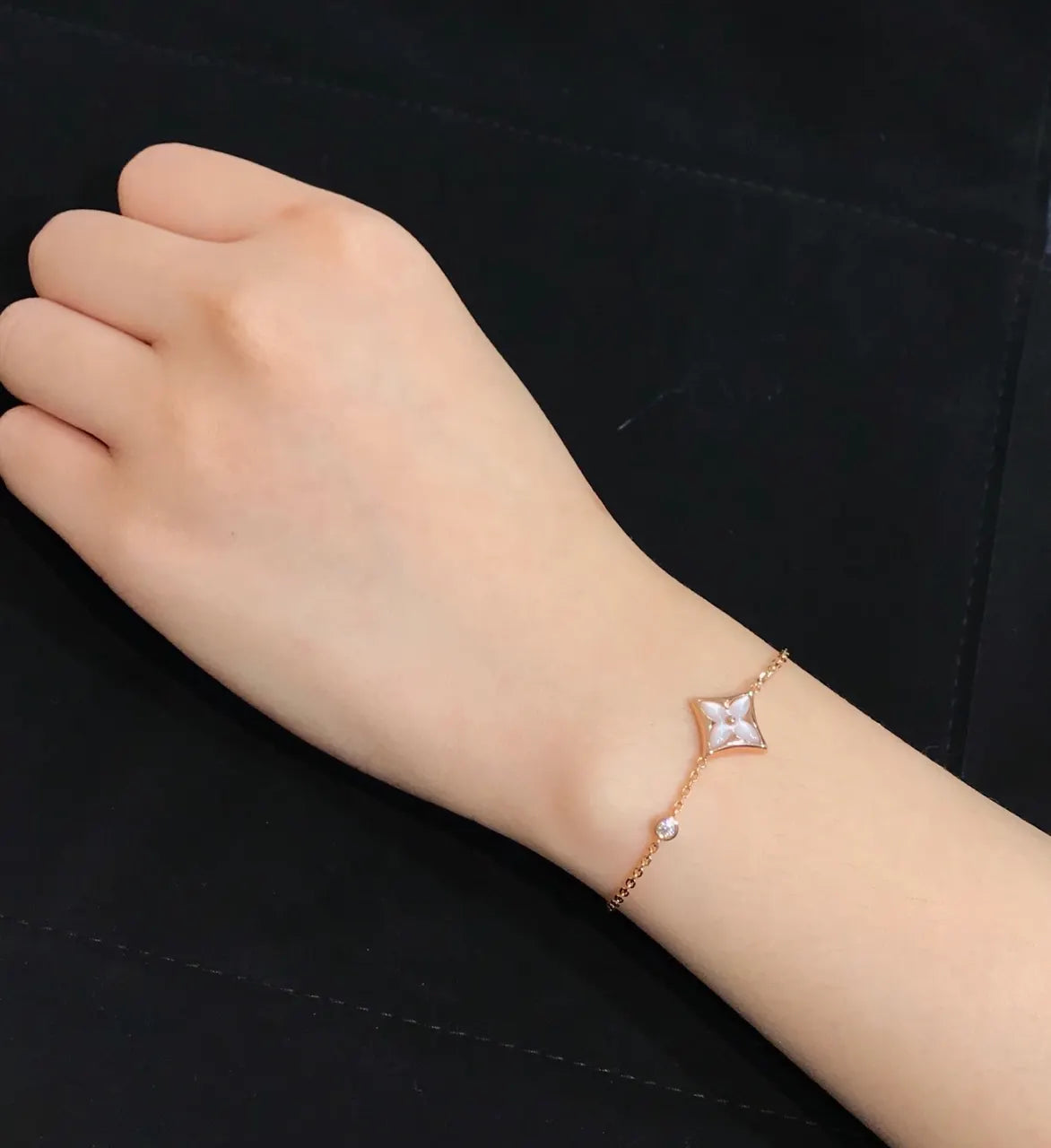 Premium Flower Bracelet - Rose Gold Elegance