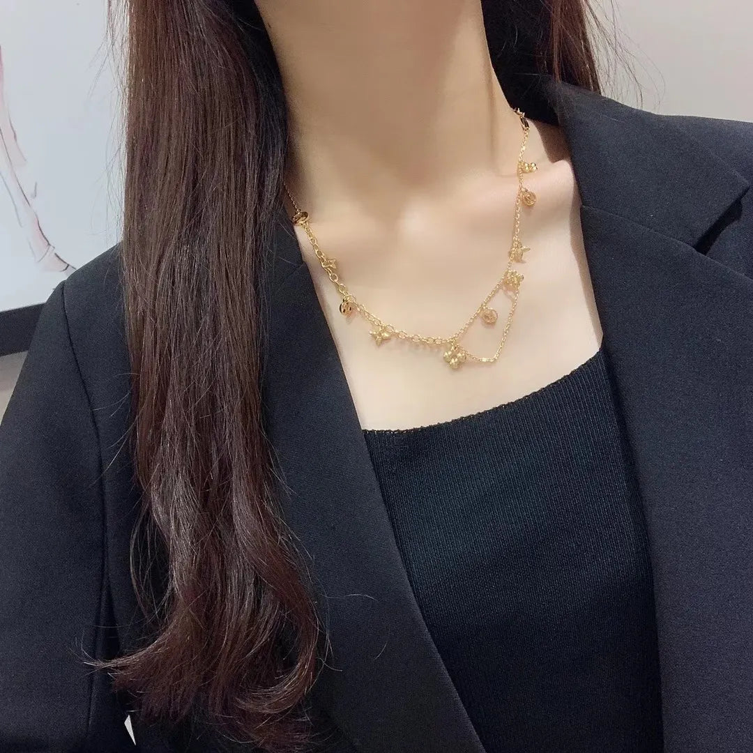 dazzling Louis Vuitton Gold Star Necklace - Louis Vuitton Dazzling