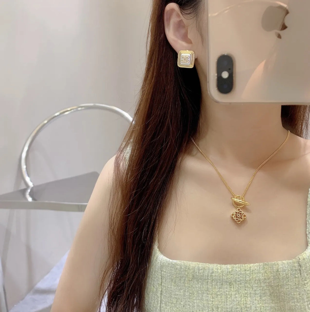 Loewe Gold Clover Pendant Necklace - Elegant Design