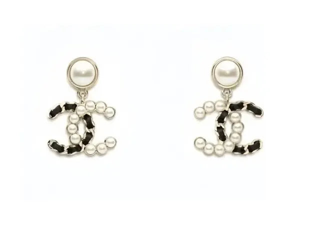 black Chanel Silver Pearl CC Drop Earrings - Chanel Silver Pearl CC
