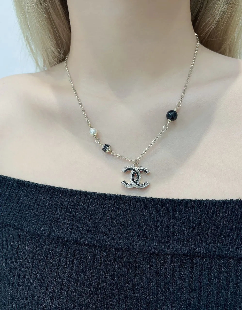 pearl Chanel Silver CC Crystal Necklace - Chanel Silver CC Crystal